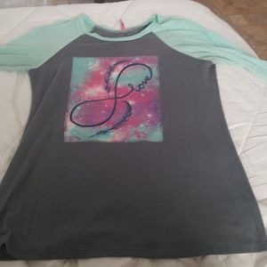 Graphic 3 quarter shirt